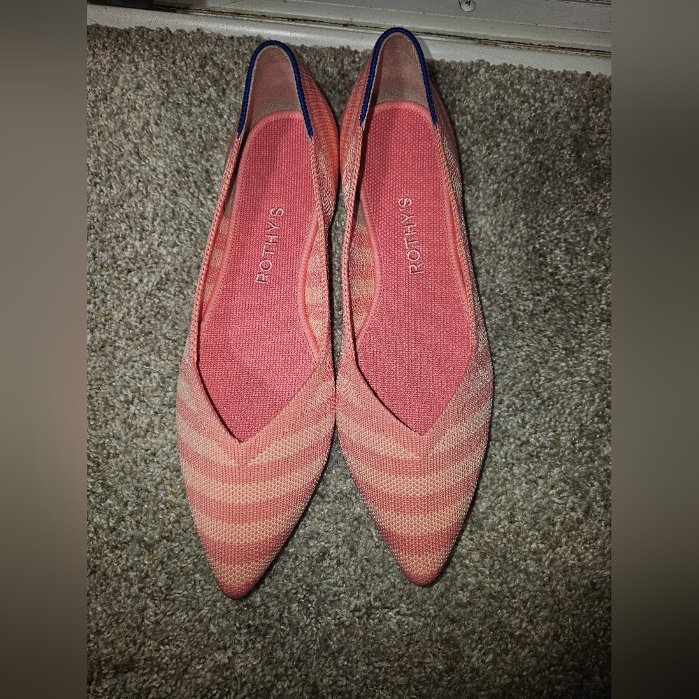 Limited edition retired style. Rothys Macaroon stripe size 8